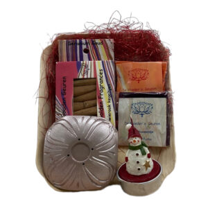 Kerstcadeau - kaarsje, wierookgeuren en  -houder (gespoten)