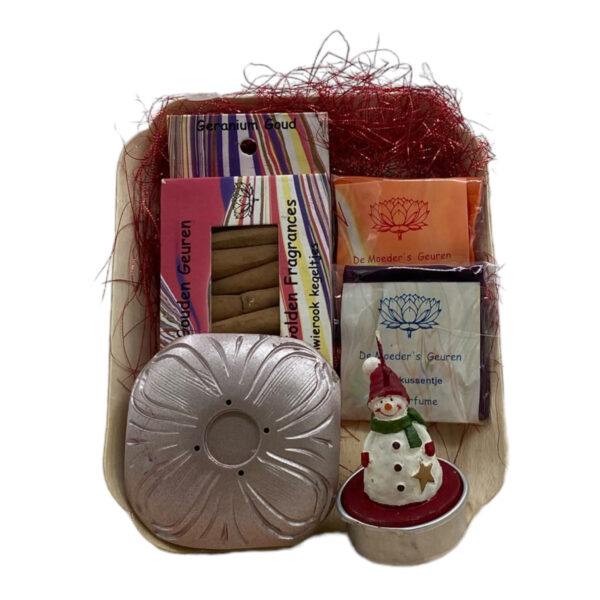 Kerstcadeau - kaarsje, wierookgeuren en  -houder (gespoten)