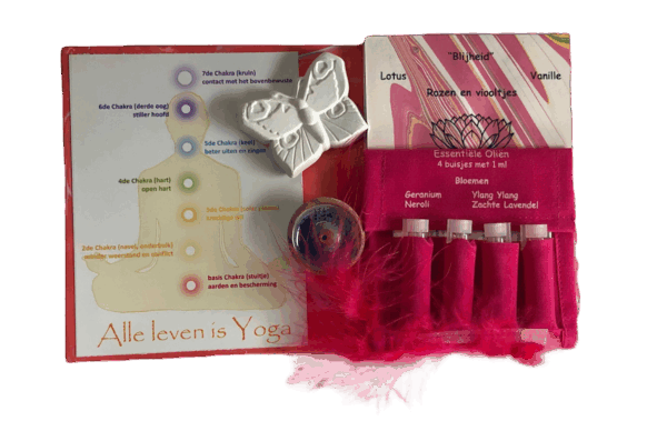 Thema Cadeauverpakking: All life is Yoga